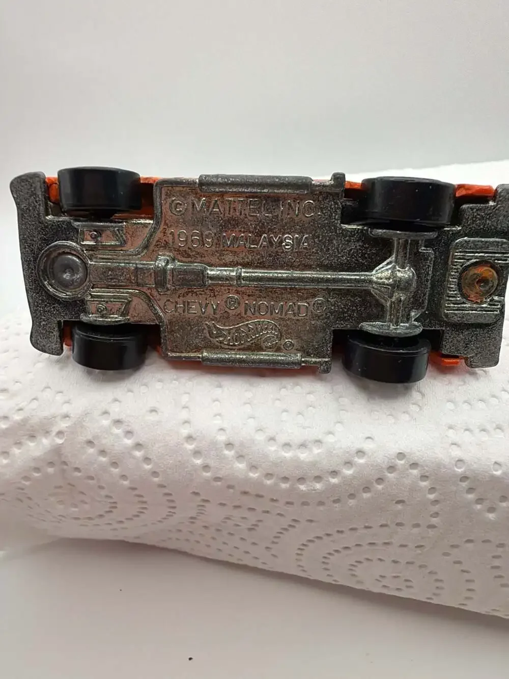 Hot Wheels 2002 Redline Series 1969 Chevy Nomad Orange Diecast Car